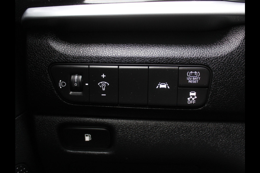 Kia Niro 1.6 GDi Hybrid DynamicLine CARPLAY | CAMERA | DAB | CLIMATE | PDC | LMV16 | HALFLEER | ADAPCRUISE | LED | NAVI | TREKHAAK