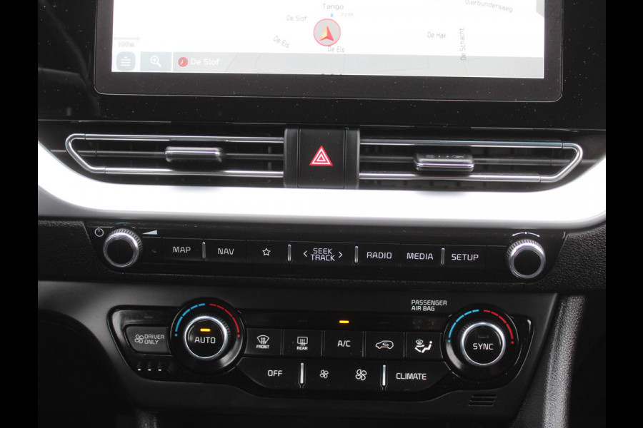 Kia Niro 1.6 GDi Hybrid DynamicLine CARPLAY | CAMERA | DAB | CLIMATE | PDC | LMV16 | HALFLEER | ADAPCRUISE | LED | NAVI | TREKHAAK