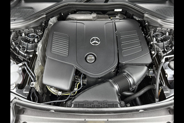 Mercedes-Benz GLC Coupé 300e 4MATIC Sport Edition | Premium | Winterpakket | Nightpakket | Trekhaak | DISTRONIC | URBAN GUARD Plus | 20" multispaaks AMG velgen |