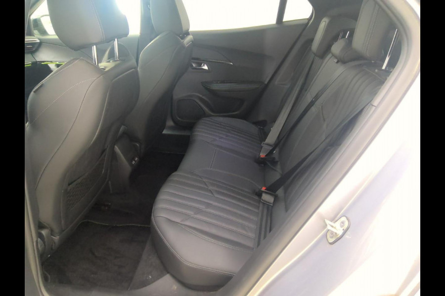 Peugeot e-2008 EV GT Pack 50 kWh | 25.500 KM | SOH 92% | Panorama dak | VERWACHT!