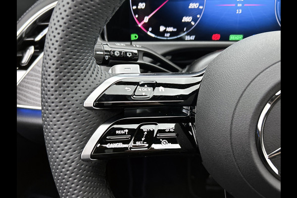 Mercedes-Benz E-Klasse Estate 300 e Business Solution AMG | Winterpakket | Nightpakket | Comfortpakket Plus | Trekhaak | Head-up display | Panoramaschuifdak | 20" multispaaks AMG velgen |