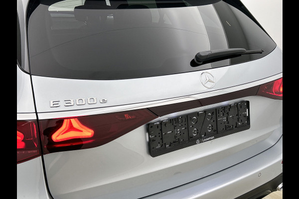 Mercedes-Benz E-Klasse Estate 300 e Business Solution AMG | Winterpakket | Nightpakket | Comfortpakket Plus | Trekhaak | Head-up display | Panoramaschuifdak | 20" multispaaks AMG velgen |