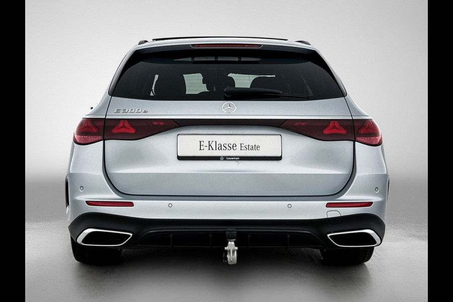 Mercedes-Benz E-Klasse Estate 300 e Business Solution AMG | Winterpakket | Nightpakket | Comfortpakket Plus | Trekhaak | Head-up display | Panoramaschuifdak | 20" multispaaks AMG velgen |