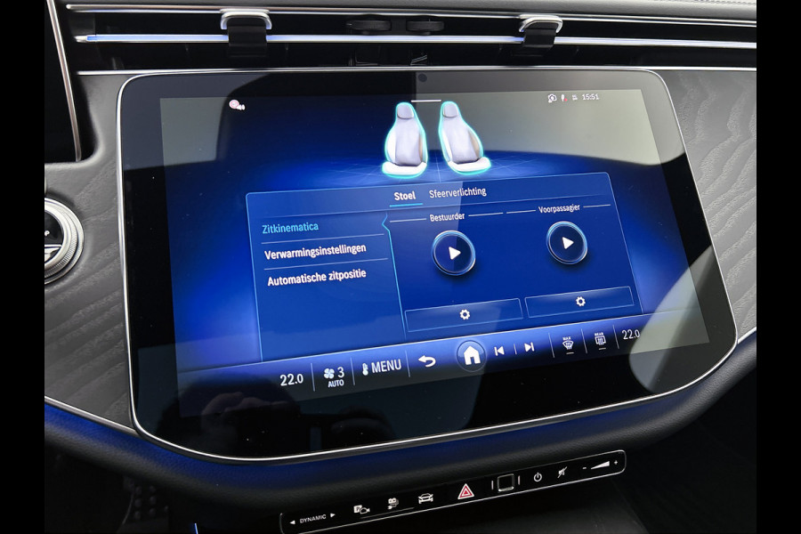 Mercedes-Benz E-Klasse Estate 300 e Business Solution AMG | Winterpakket | Nightpakket | Comfortpakket Plus | Trekhaak | Head-up display | Panoramaschuifdak | 20" multispaaks AMG velgen |