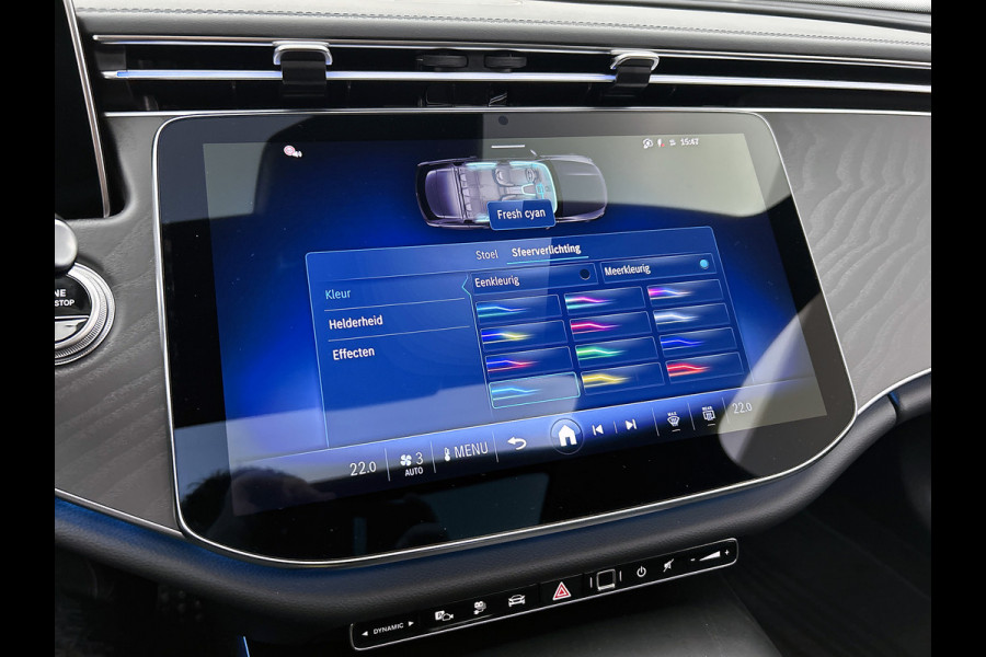 Mercedes-Benz E-Klasse Estate 300 e Business Solution AMG | Winterpakket | Nightpakket | Comfortpakket Plus | Trekhaak | Head-up display | Panoramaschuifdak | 20" multispaaks AMG velgen |