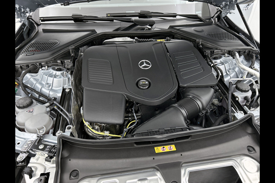 Mercedes-Benz E-Klasse Estate 300 e Business Solution AMG | Winterpakket | Nightpakket | Comfortpakket Plus | Trekhaak | Head-up display | Panoramaschuifdak | 20" multispaaks AMG velgen |