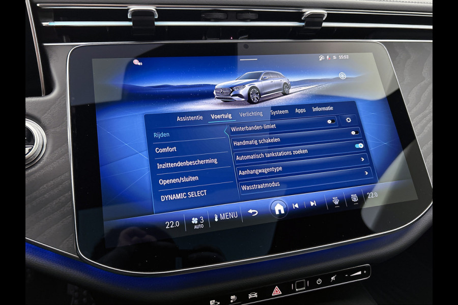 Mercedes-Benz E-Klasse Estate 300 e Business Solution AMG | Winterpakket | Nightpakket | Comfortpakket Plus | Trekhaak | Head-up display | Panoramaschuifdak | 20" multispaaks AMG velgen |