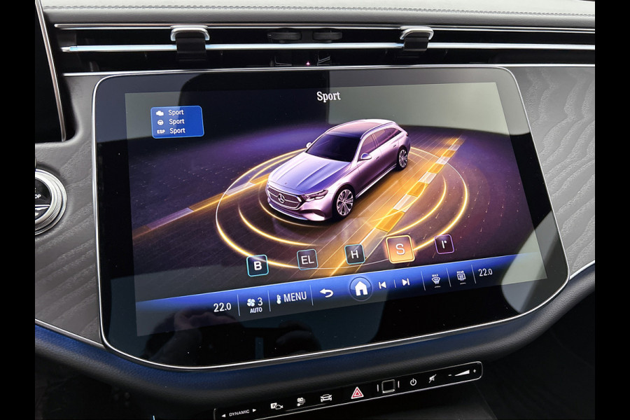 Mercedes-Benz E-Klasse Estate 300 e Business Solution AMG | Winterpakket | Nightpakket | Comfortpakket Plus | Trekhaak | Head-up display | Panoramaschuifdak | 20" multispaaks AMG velgen |