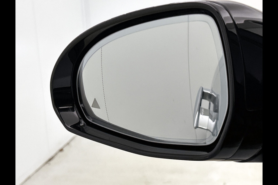Mercedes-Benz E-Klasse Estate 300 e Business Solution AMG | Winterpakket | Nightpakket | Comfortpakket Plus | Trekhaak | Head-up display | Panoramaschuifdak | 20" multispaaks AMG velgen |