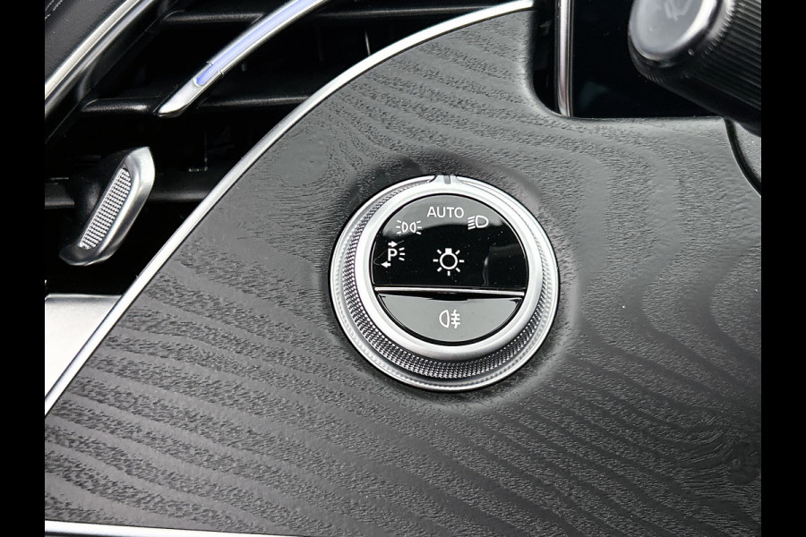 Mercedes-Benz E-Klasse Estate 300 e Business Solution AMG | Winterpakket | Nightpakket | Comfortpakket Plus | Trekhaak | Head-up display | Panoramaschuifdak | 20" multispaaks AMG velgen |