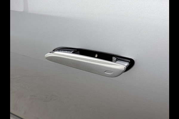 Mercedes-Benz E-Klasse Estate 300 e Business Solution AMG | Winterpakket | Nightpakket | Comfortpakket Plus | Trekhaak | Head-up display | Panoramaschuifdak | 20" multispaaks AMG velgen |