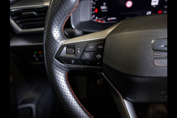 Seat Leon Sportstourer 1.5 TSI FR / 150pk / Stoel en stuur verwaming / Achteruitrij camera /