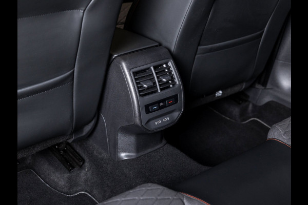 Seat Leon Sportstourer 1.5 TSI FR / 150pk / Stoel en stuur verwaming / Achteruitrij camera /