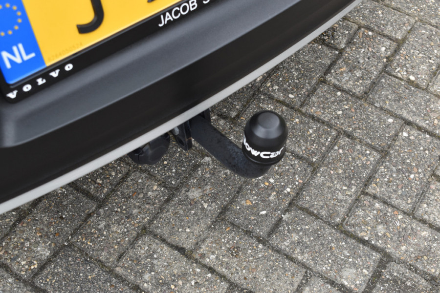 Volvo XC40 B4 211PK Business Pro | Trekhaak | ACC | Blis | Camera | 18"LMV