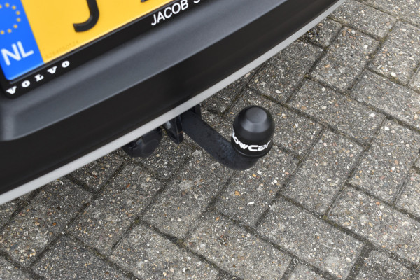 Volvo XC40 B4 211PK Business Pro | Trekhaak | ACC | Blis | Camera | 18"LMV