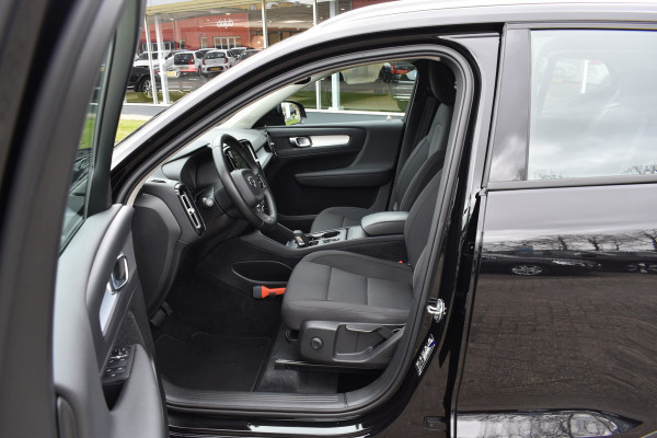 Volvo XC40 B4 211PK Business Pro | Trekhaak | ACC | Blis | Camera | 18"LMV