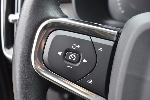 Volvo XC40 B4 211PK Business Pro | Trekhaak | ACC | Blis | Camera | 18"LMV