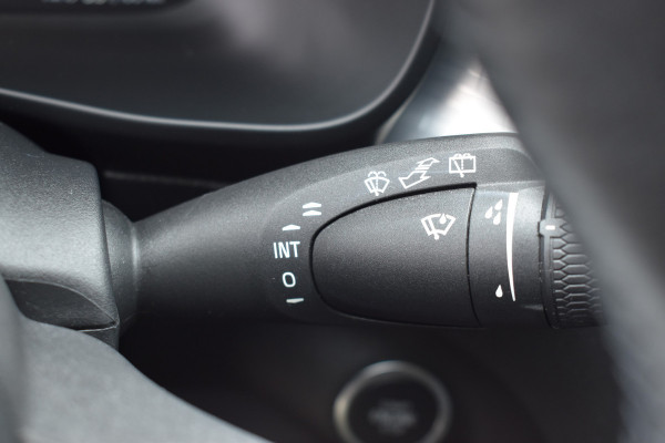 Volvo XC40 B4 211PK Business Pro | Trekhaak | ACC | Blis | Camera | 18"LMV