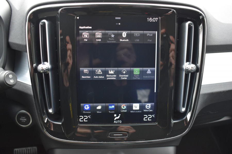 Volvo XC40 B4 211PK Business Pro | Trekhaak | ACC | Blis | Camera | 18"LMV