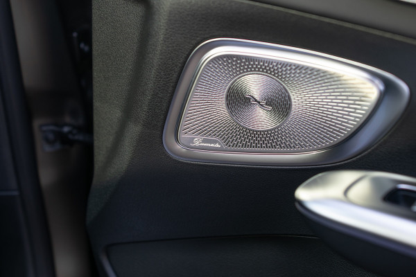 Mercedes-Benz C-Klasse 300 e AMG Magno|Nappa|Night|Rij-assistentie Plus|Keyless-Go|Stoelkoeling|Pano|360°|Burmester|19''