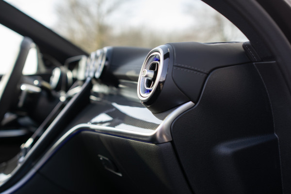 Mercedes-Benz C-Klasse 300 e AMG Magno|Nappa|Night|Rij-assistentie Plus|Keyless-Go|Stoelkoeling|Pano|360°|Burmester|19''