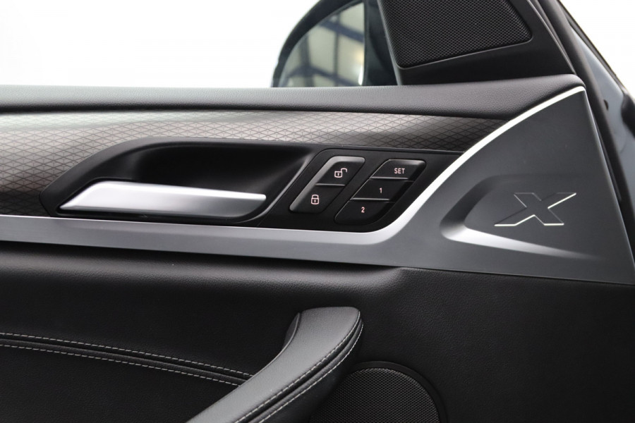 BMW X3 xDrive30e 293 High Executive PHEV, Panoramadak, 360 Camera, Leder, Memory