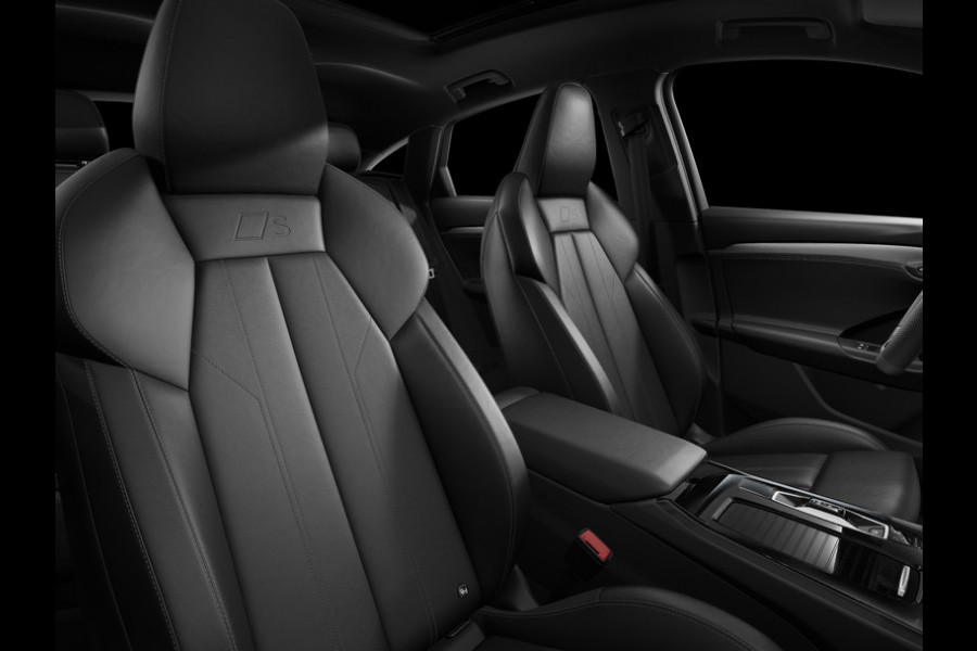 Audi Q6 Sportback e-tron S edition 83Kwh 252 pk | Adaptive air suspension | Glazen panoramadak | Stoelverwarming voorin en achterin | Stuurverwarming |