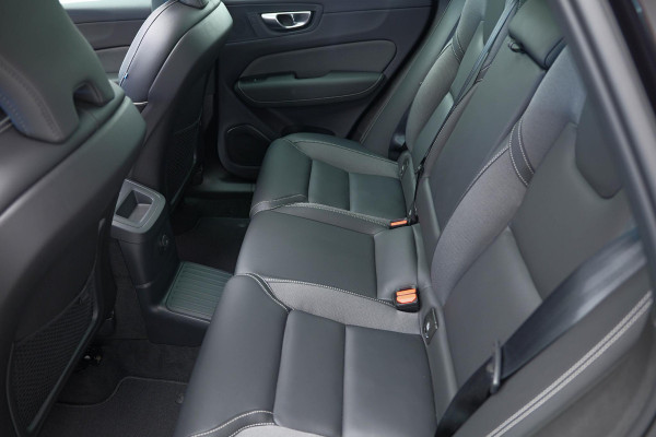 Volvo XC60 2.0 T6 Plug-in hybrid AWD Ultra Black Edition |Pano|H&K|360cam|Memory|