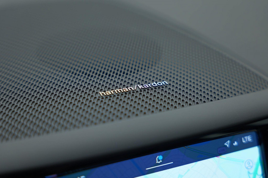 Volvo XC60 2.0 T6 Plug-in hybrid AWD Ultra Black Edition |Pano|H&K|360cam|Memory|