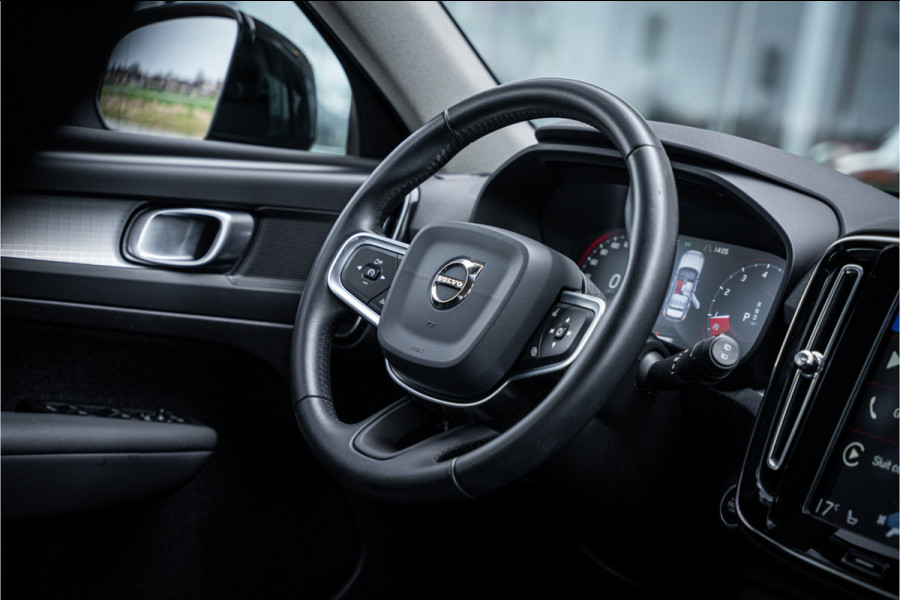 Volvo XC40 T3 Momentum Pro Automaat ** Winter-line ** Carplay **