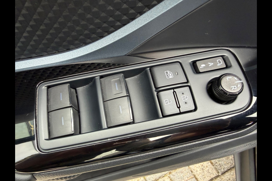 Toyota C-HR 2.0 Hybrid Business Plus, CarPlay, KeyLess, LED