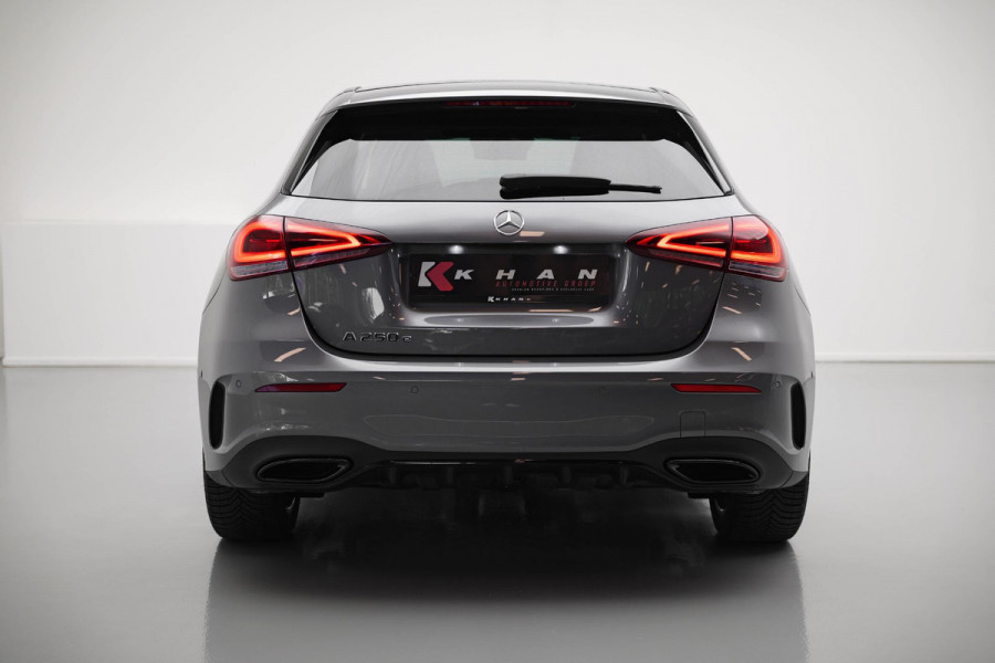 Mercedes-Benz A-Klasse A250e AMG Line |Pano|Ambient|Carplay|Dodehoek|