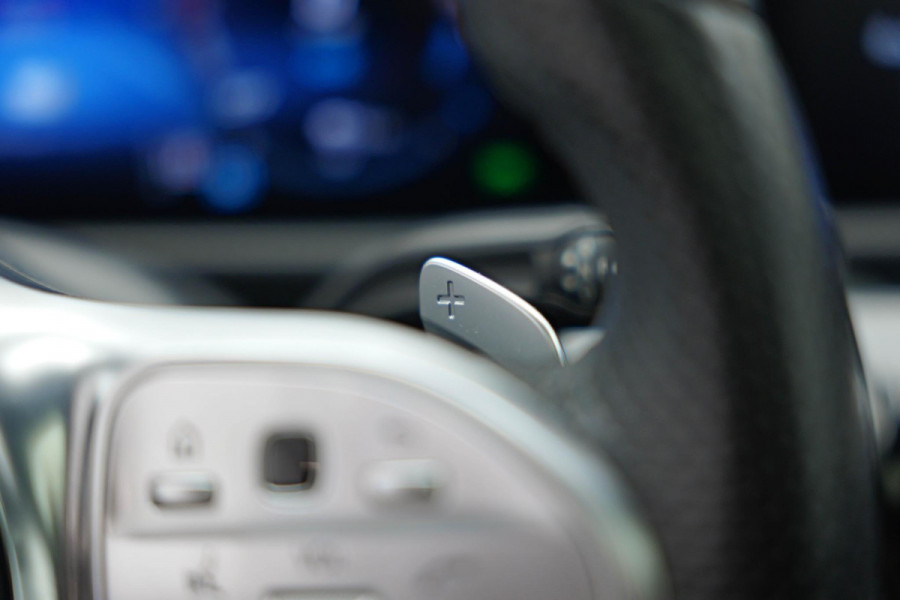 Mercedes-Benz A-Klasse A250e AMG Line |Pano|Ambient|Carplay|Dodehoek|