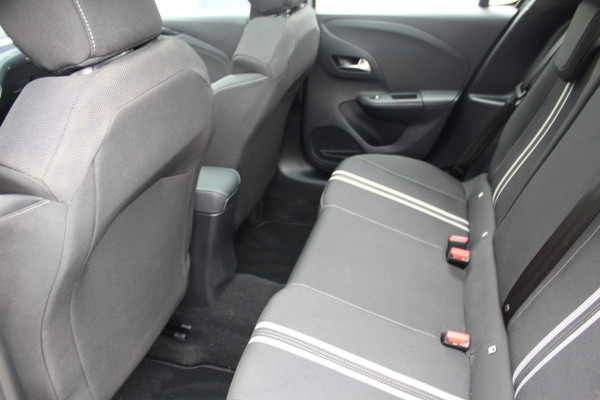 Opel Corsa 1.2-100pk Turbo GS Line. Erg mooie sportieve wagen met slechts 18.000km ! Panoramadak, Autm. airco, Cruise Control, Apple Carplay-Mirror link, Camera, Stoel- en stuurwielverw., side- en lane assist, camera, parkeersensoren v+a etc.