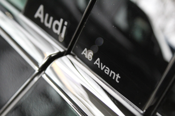 Audi A6 Avant 2.0 e-hybrid quattro S-Line edition | Trekhaak | Matrix | Navigatie | MMI Display | Tech plus | Alcantara