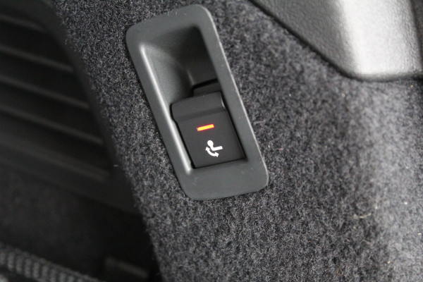 Audi A6 Avant 2.0 e-hybrid quattro S-Line edition | Trekhaak | Matrix | Navigatie | MMI Display | Tech plus | Alcantara