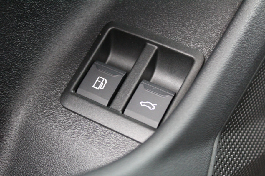 Audi A6 Avant 2.0 e-hybrid quattro S-Line edition | Trekhaak | Matrix | Navigatie | MMI Display | Tech plus | Alcantara