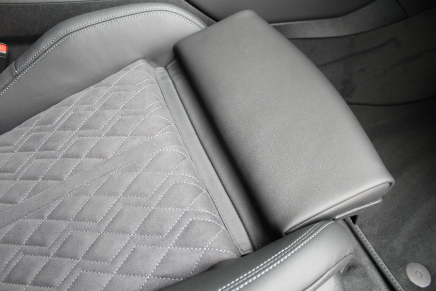 Audi A6 Avant 2.0 e-hybrid quattro S-Line edition | Trekhaak | Matrix | Navigatie | MMI Display | Tech plus | Alcantara