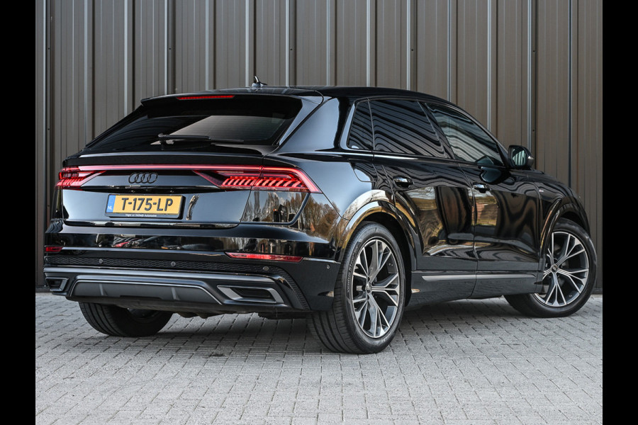 Audi Q8 55 TFSI e quattro Pro Line | Head-Up | Night vision | Luchtvering | Adaptive cruise | 360 Camera | Soft close | Keyless | Ambiance interieur | Achterbank verwarming | Trekhaak
