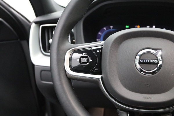 Volvo XC60 2.0 T6 Plug-in hybrid AWD 350 PK Ultimate Bright Long Range, Sportstoelen, Panoramadak, Harman / Kardon Geluidssysteem