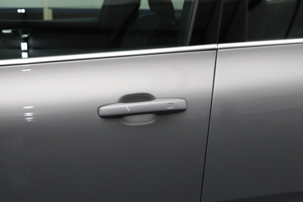 Volvo XC60 2.0 T6 Plug-in hybrid AWD 350 PK Ultimate Bright Long Range, Sportstoelen, Panoramadak, Harman / Kardon Geluidssysteem