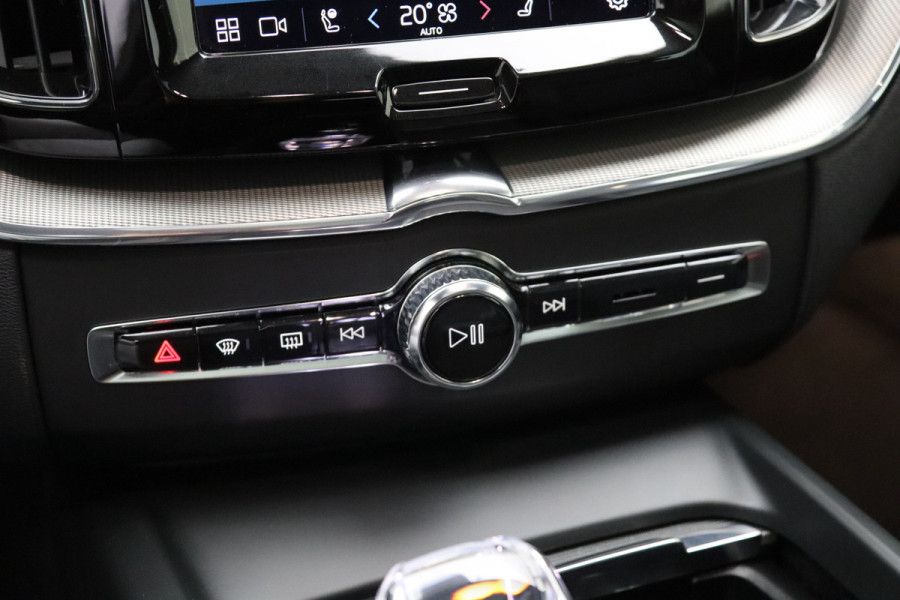 Volvo XC60 2.0 T6 Plug-in hybrid AWD 350 PK Ultimate Bright Long Range, Sportstoelen, Panoramadak, Harman / Kardon Geluidssysteem