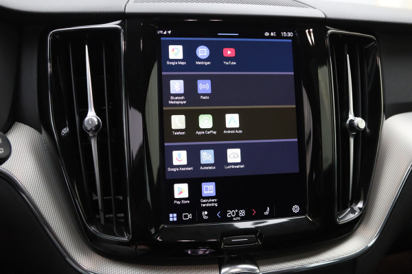 Volvo XC60 2.0 T6 Plug-in hybrid AWD 350 PK Ultimate Bright Long Range, Sportstoelen, Panoramadak, Harman / Kardon Geluidssysteem