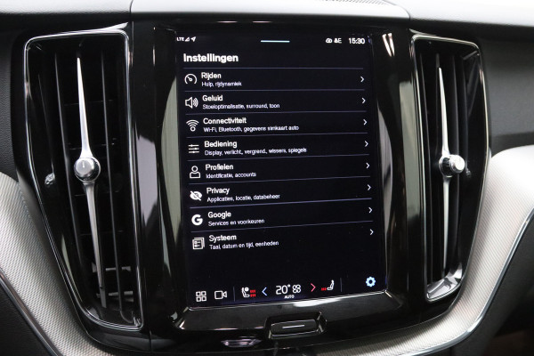 Volvo XC60 2.0 T6 Plug-in hybrid AWD 350 PK Ultimate Bright Long Range, Sportstoelen, Panoramadak, Harman / Kardon Geluidssysteem