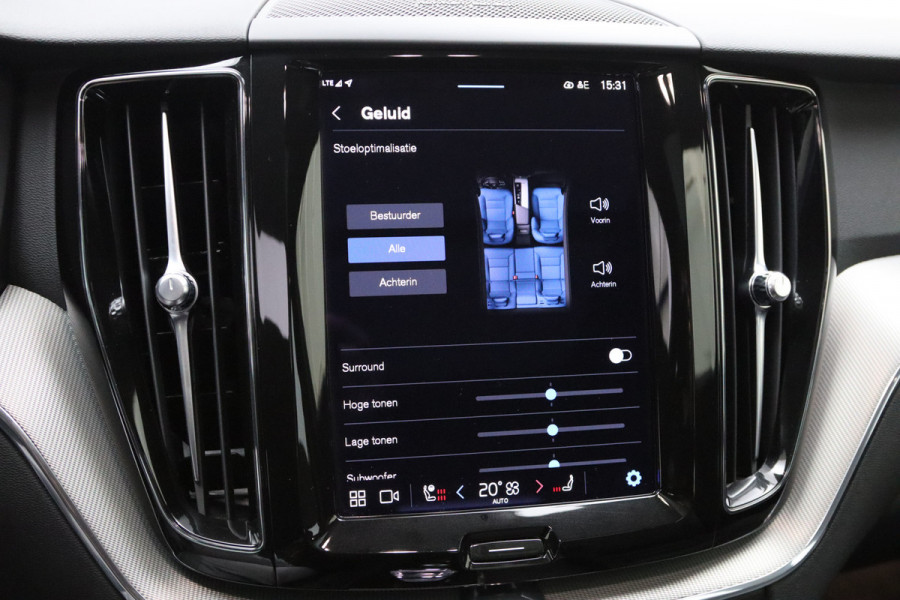 Volvo XC60 2.0 T6 Plug-in hybrid AWD 350 PK Ultimate Bright Long Range, Sportstoelen, Panoramadak, Harman / Kardon Geluidssysteem