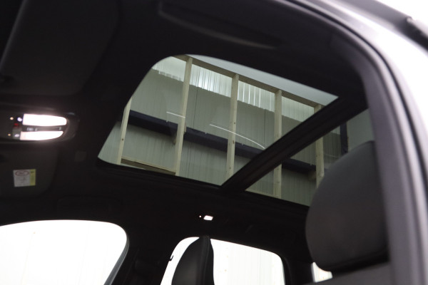 Volvo XC60 2.0 T6 Plug-in hybrid AWD 350 PK Ultimate Bright Long Range, Sportstoelen, Panoramadak, Harman / Kardon Geluidssysteem