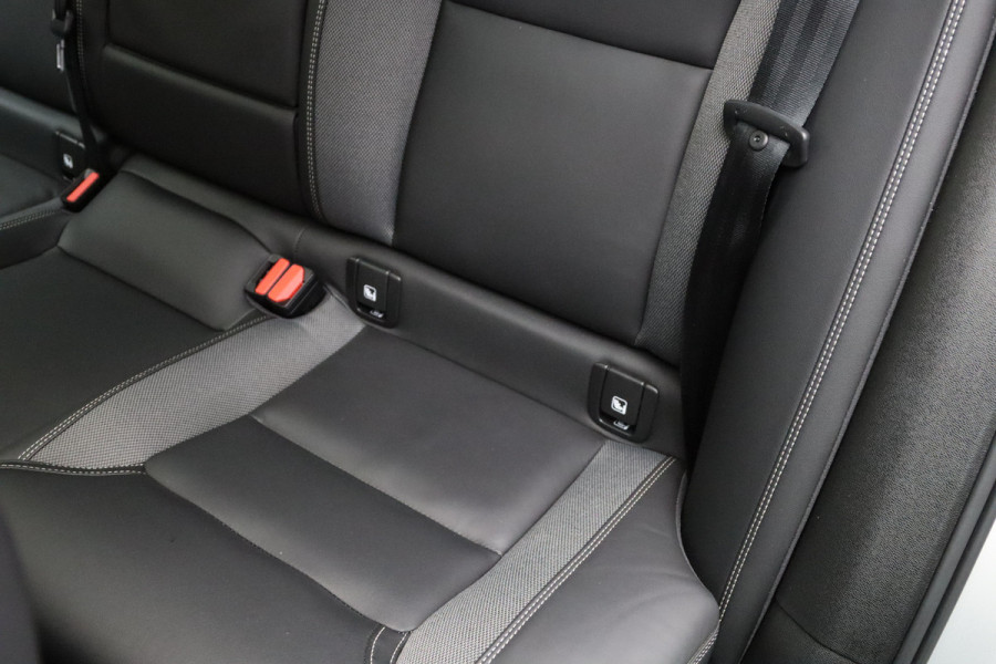 Volvo XC60 2.0 T6 Plug-in hybrid AWD 350 PK Ultimate Bright Long Range, Sportstoelen, Panoramadak, Harman / Kardon Geluidssysteem