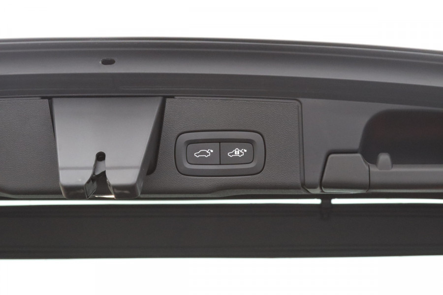 Volvo XC60 2.0 T6 Plug-in hybrid AWD 350 PK Ultimate Bright Long Range, Sportstoelen, Panoramadak, Harman / Kardon Geluidssysteem