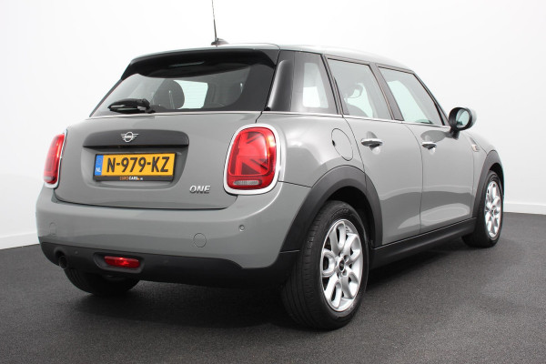 MINI One 1.5 Automaat One Pepper | Matrix Led koplampen | Climate Control | Parkeersensoren | Cruise Control Adaptive | Stoelverwarming | Union Jack lampen | Camera