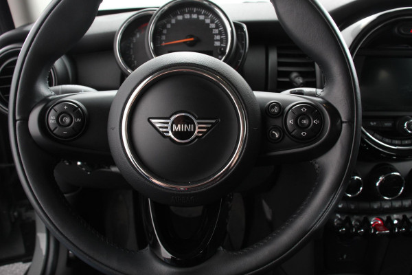 MINI One 1.5 Automaat One Pepper | Matrix Led koplampen | Climate Control | Parkeersensoren | Cruise Control Adaptive | Stoelverwarming | Union Jack lampen | Camera